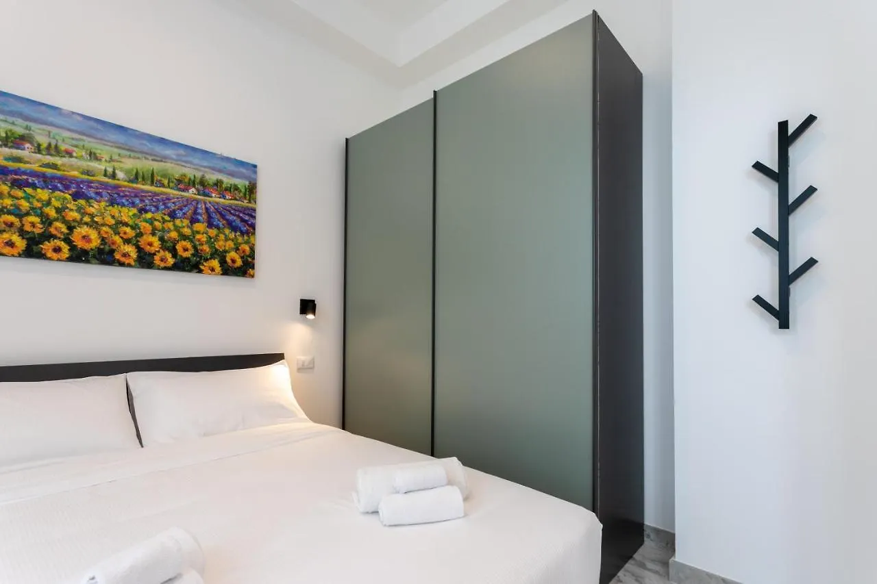 Apartment Luna Homes - Bilocale In Mac Mahon Milan